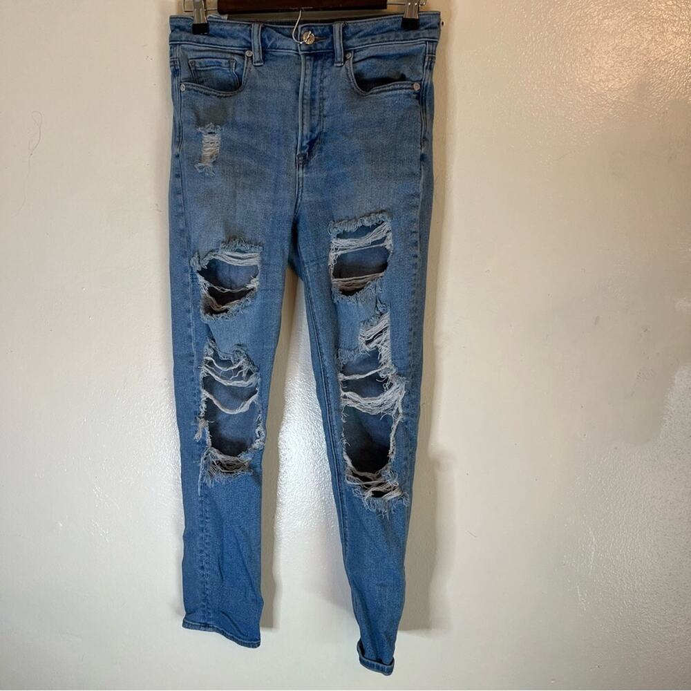 American Eagle Distressed Mom Jeans Women’s High Waisted